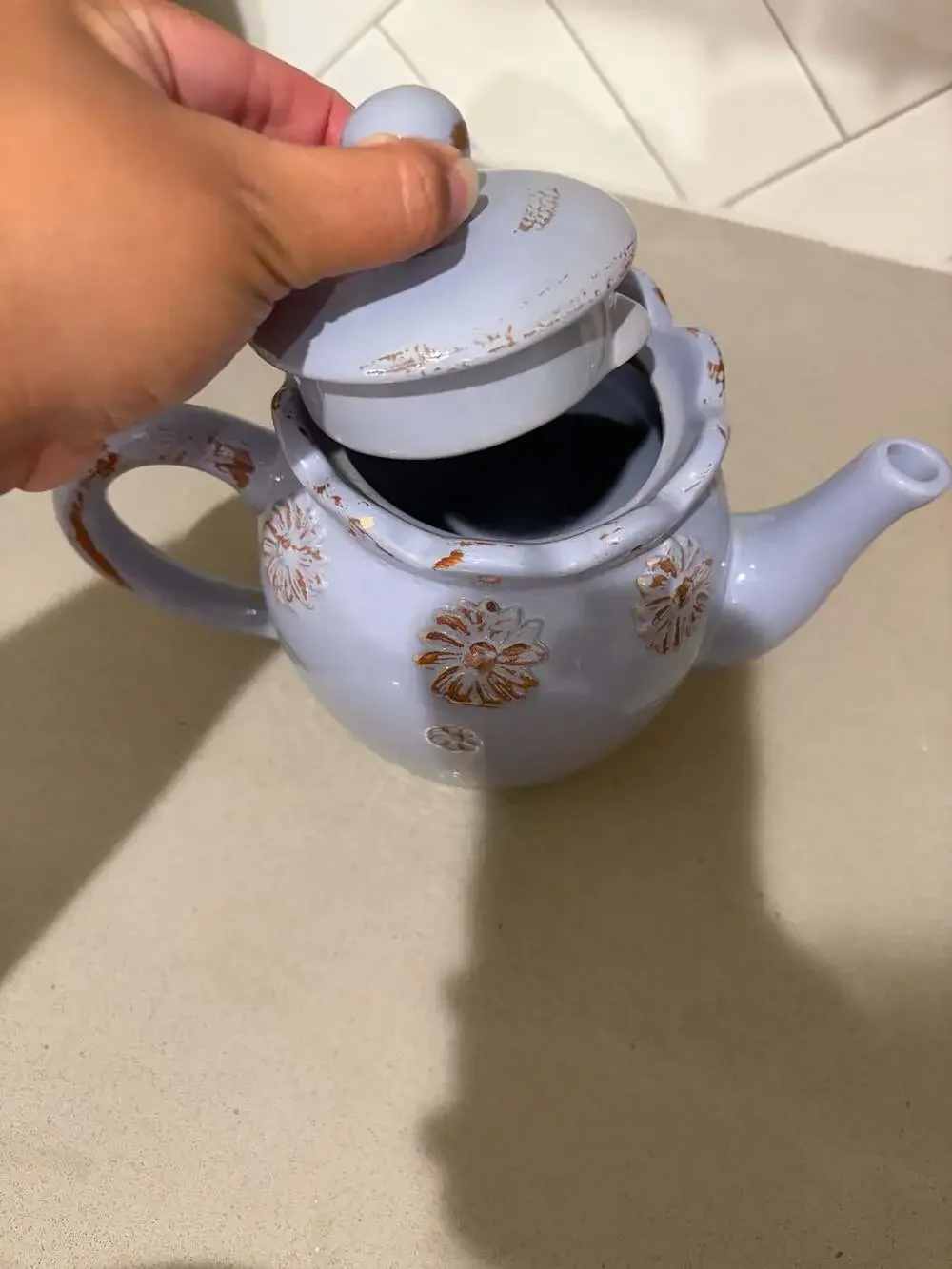 Countryside ceramic teapot
